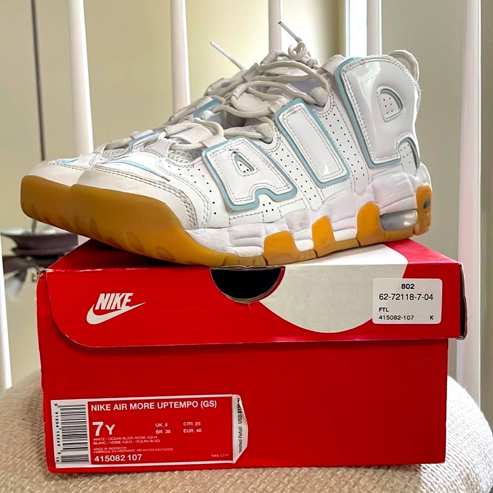 Nike air more uptempo